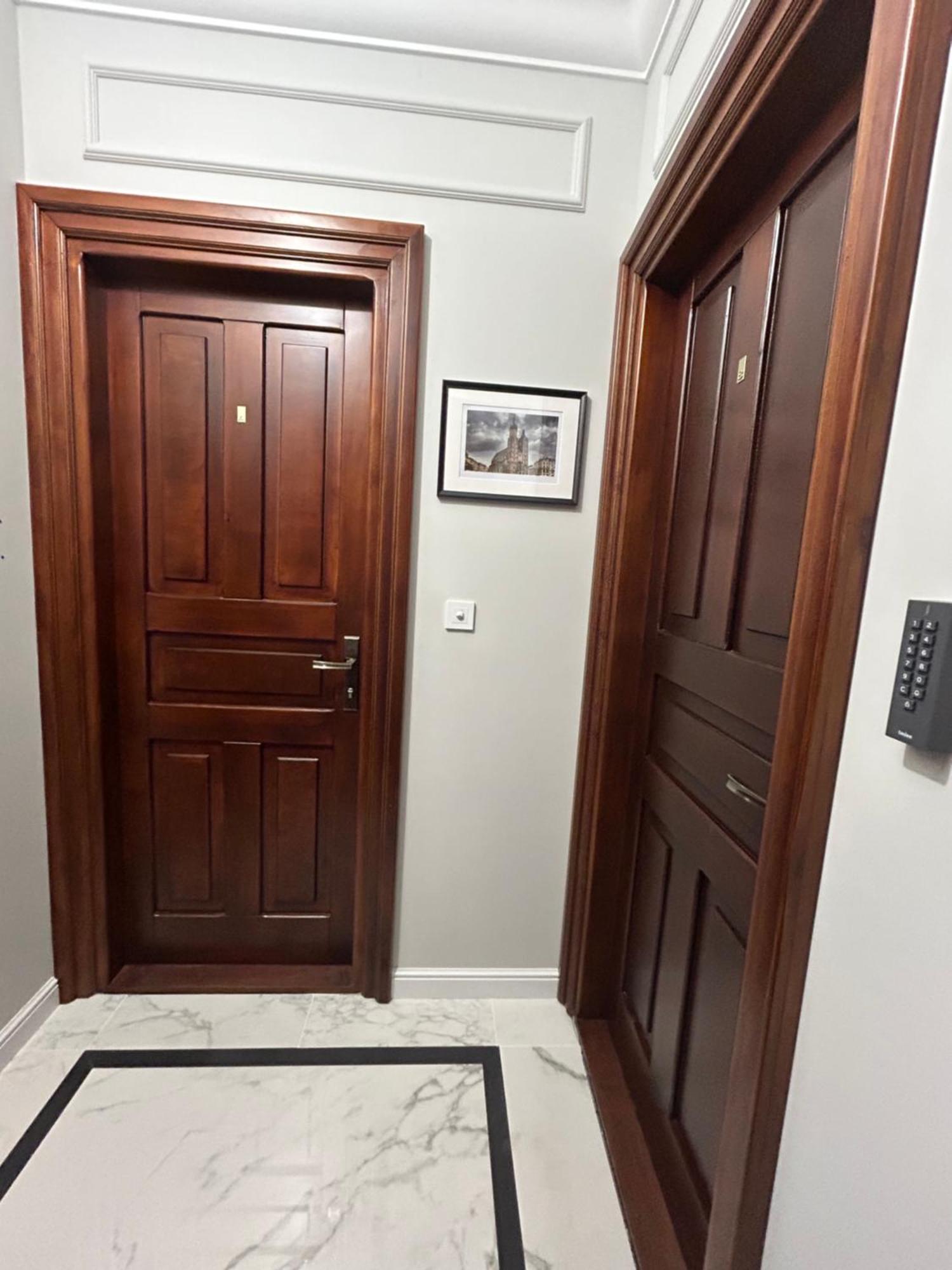 Charm & Comfort Renovated Gem In Old Town Sarego Apt B Краков Экстерьер фото