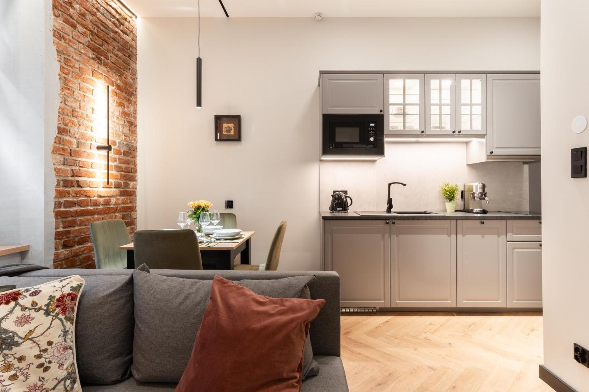 Charm & Comfort Renovated Gem In Old Town Sarego Apt B Краков Экстерьер фото
