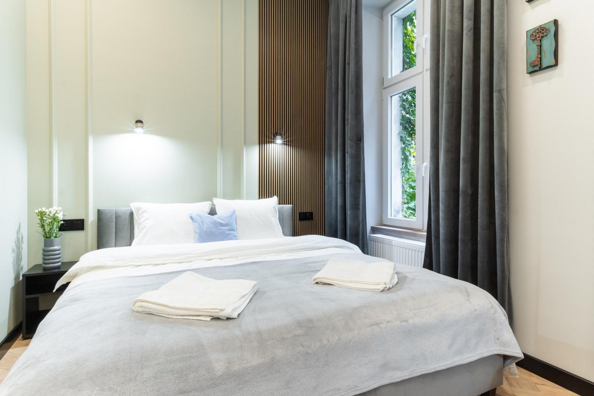 Charm & Comfort Renovated Gem In Old Town Sarego Apt B Краков Экстерьер фото