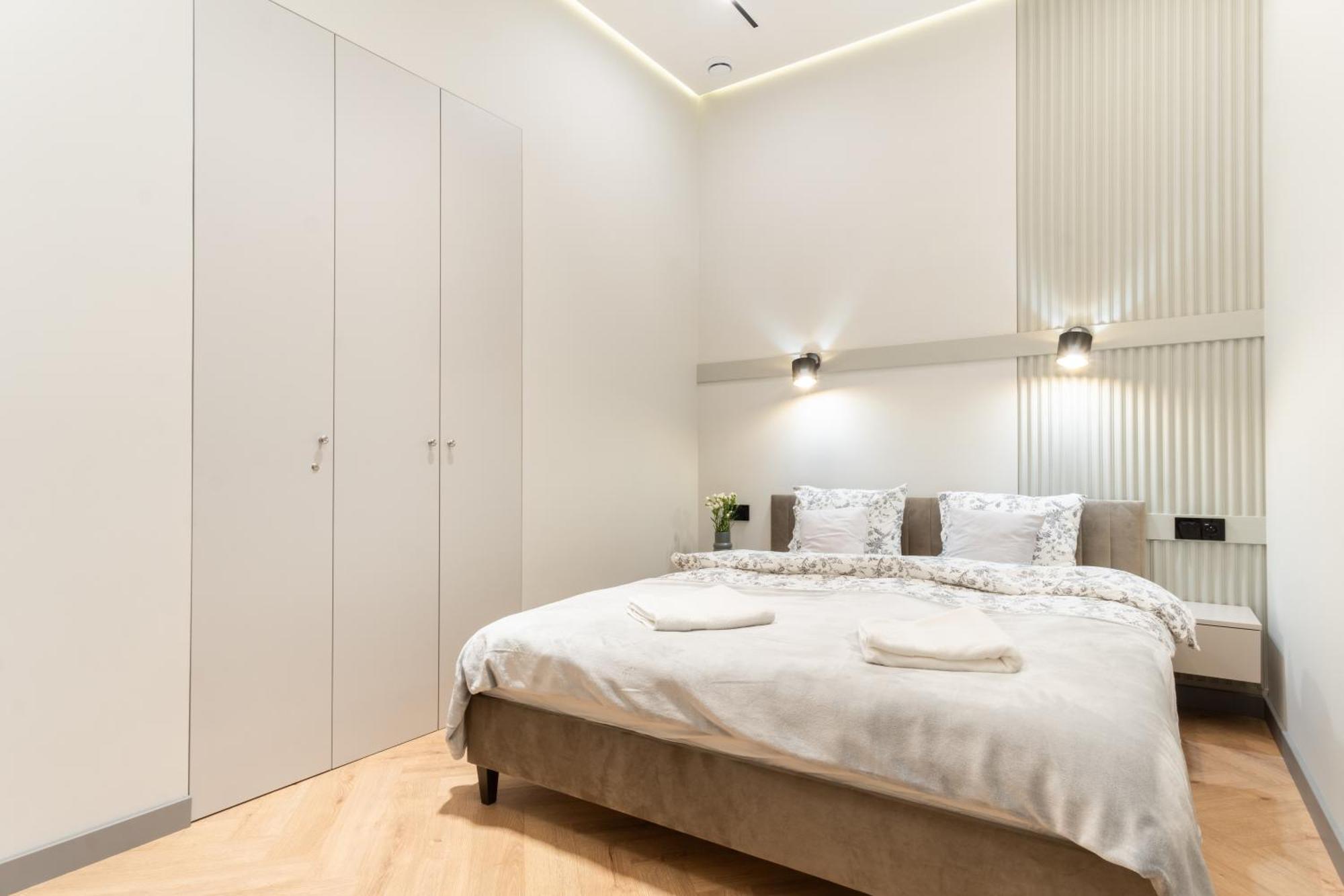 Charm & Comfort Renovated Gem In Old Town Sarego Apt B Краков Экстерьер фото