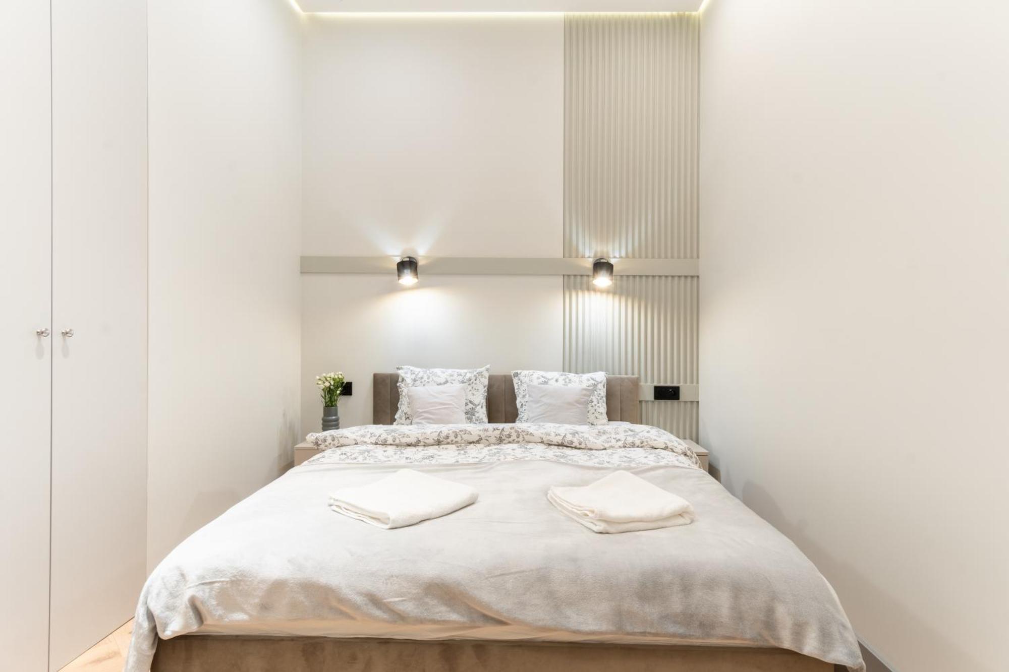 Charm & Comfort Renovated Gem In Old Town Sarego Apt B Краков Экстерьер фото
