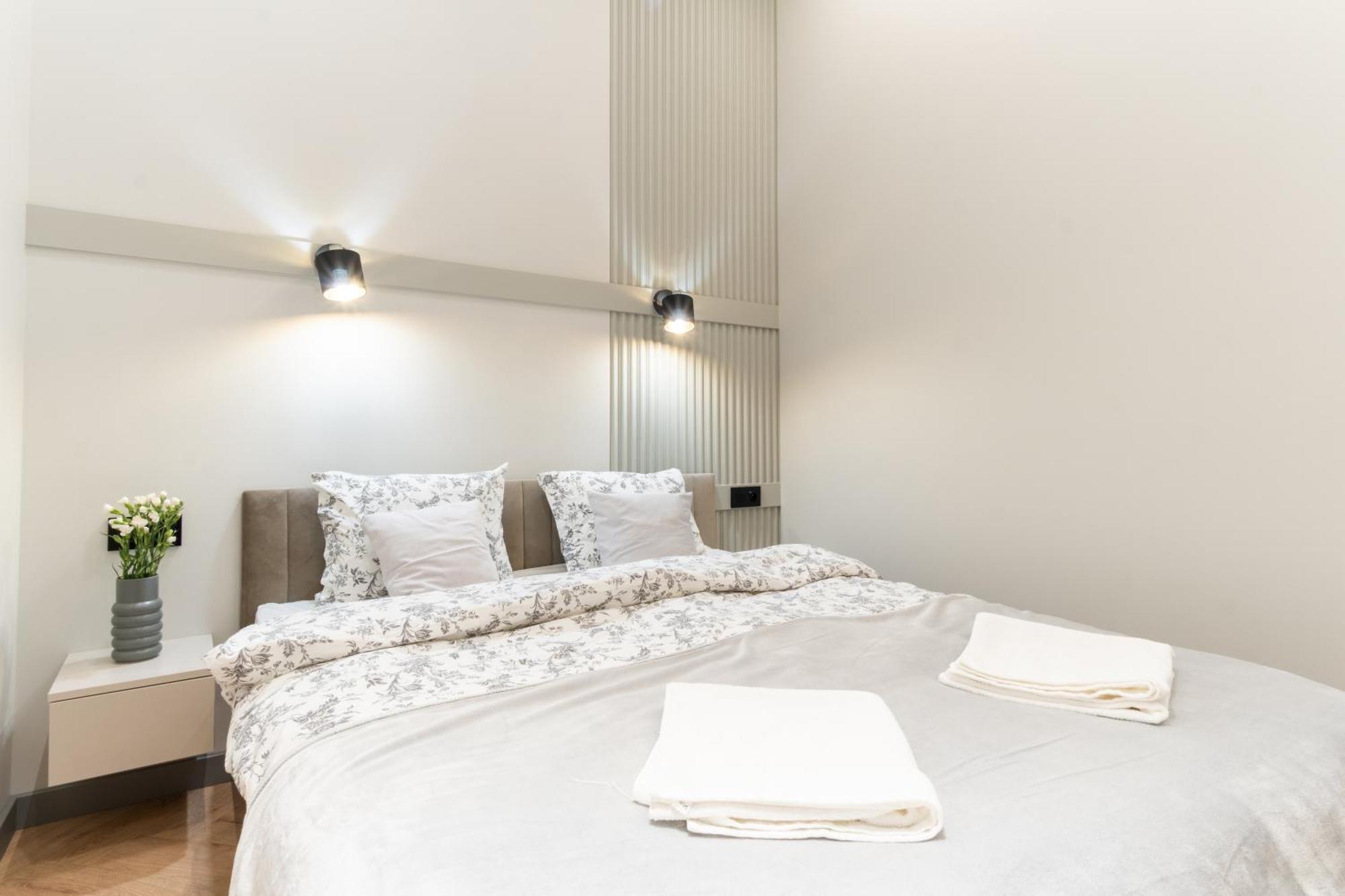 Charm & Comfort Renovated Gem In Old Town Sarego Apt B Краков Экстерьер фото